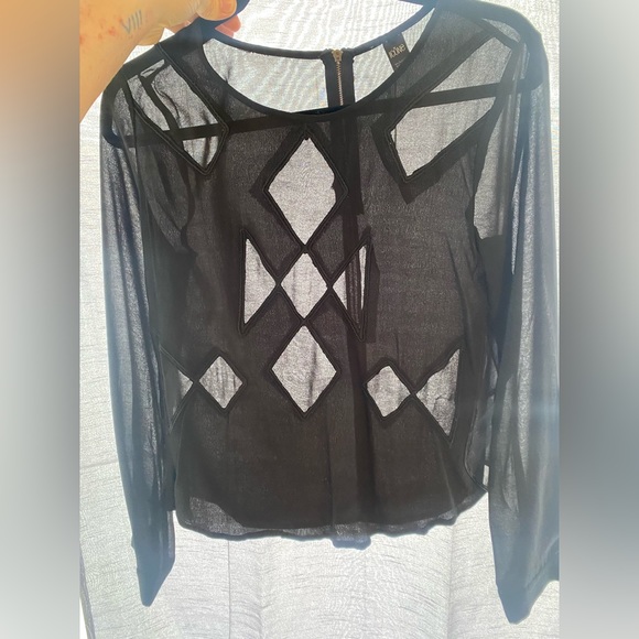 Chiffon long sleeve sheer top - Picture 2 of 4
